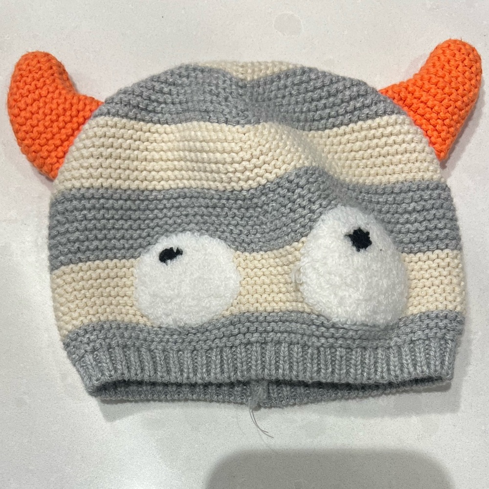 GAP 3-6m monster knit hat